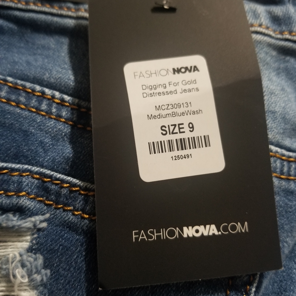 Jeans - Picture 2 of 3